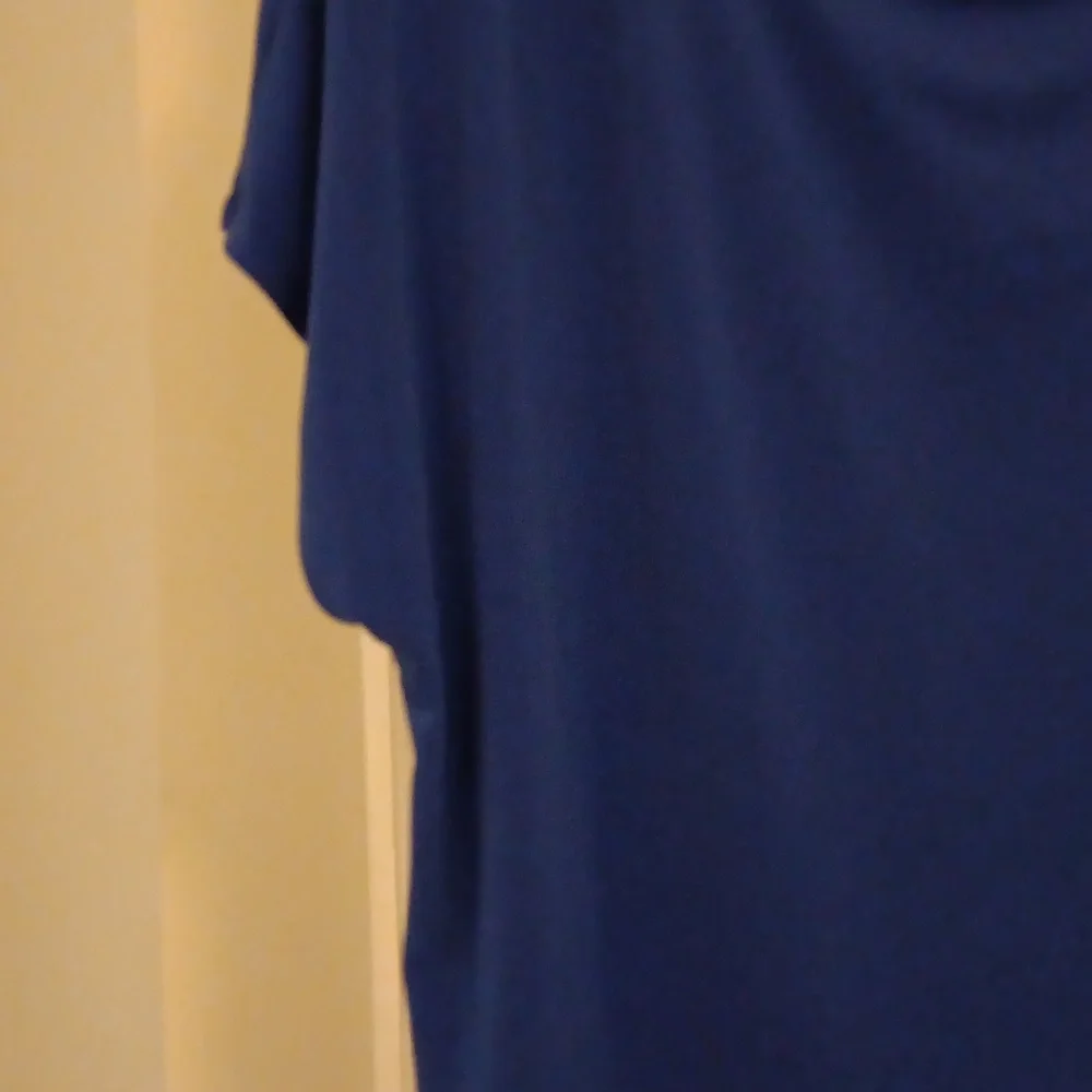 Top - Picture 4 of 6